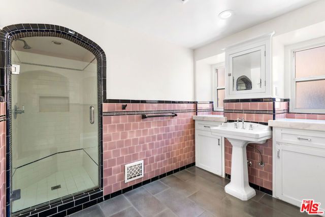 119 N Orange Drive, Los Angeles, CA 90036