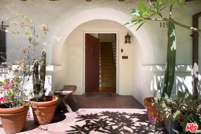 119 N Orange Drive, Los Angeles, CA 90036