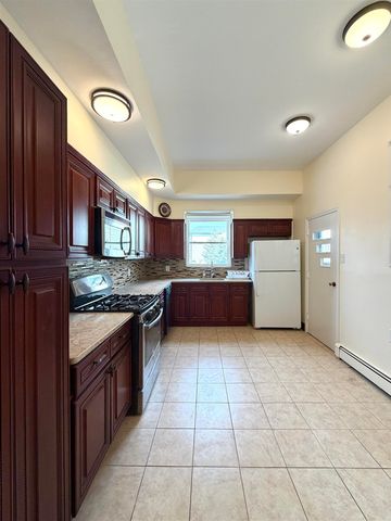 49 EAST 33RD ST, Bayonne, NJ 07002