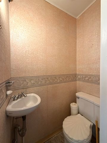 49 EAST 33RD ST, Bayonne, NJ 07002