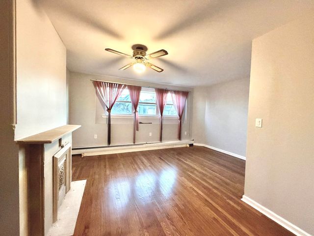 49 EAST 33RD ST, Bayonne, NJ 07002