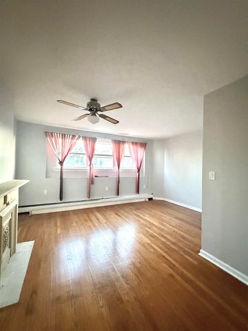 49 EAST 33RD ST, Bayonne, NJ 07002