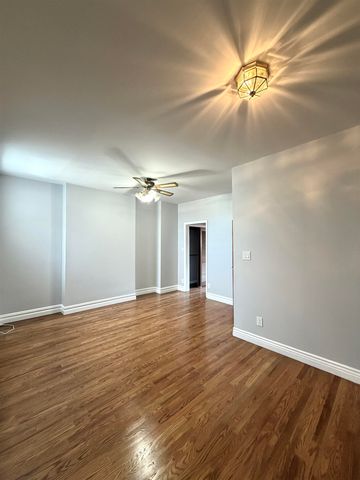 49 EAST 33RD ST, Bayonne, NJ 07002