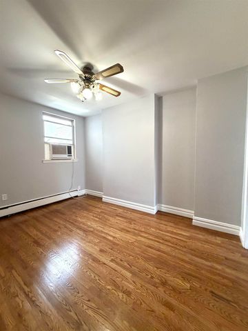49 EAST 33RD ST, Bayonne, NJ 07002