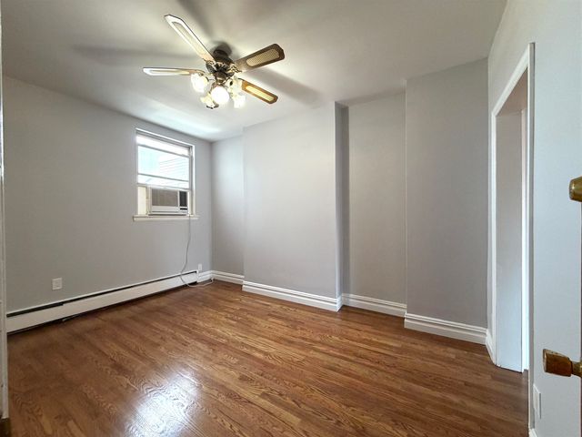 49 EAST 33RD ST, Bayonne, NJ 07002