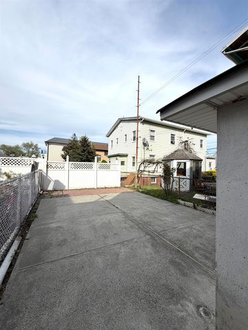 49 EAST 33RD ST, Bayonne, NJ 07002