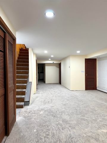 49 EAST 33RD ST, Bayonne, NJ 07002