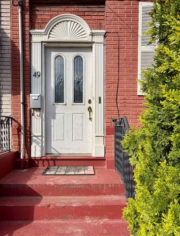 49 EAST 33RD ST, Bayonne, NJ 07002