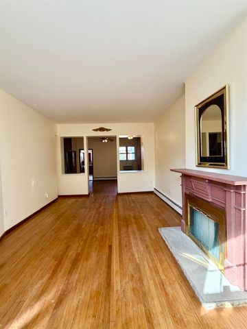49 EAST 33RD ST, Bayonne, NJ 07002