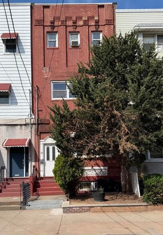 49 EAST 33RD ST, Bayonne, NJ 07002