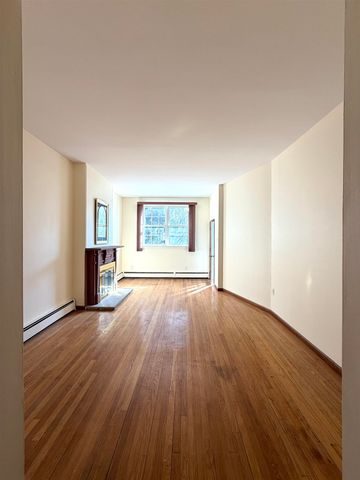 49 EAST 33RD ST, Bayonne, NJ 07002