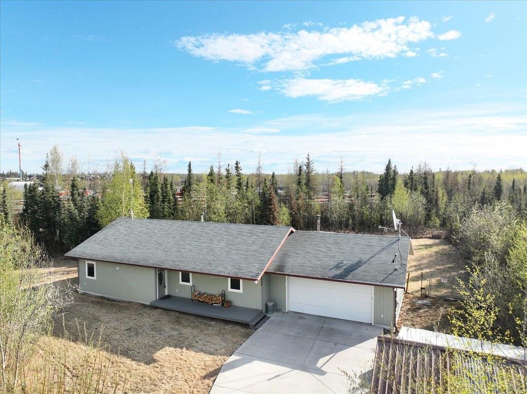 1352 MORNING GLORY LOOP, North Pole, AK 99705