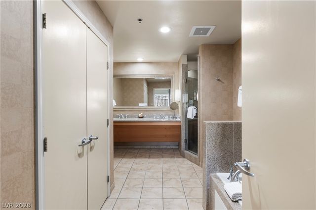 211 East Flamingo Road 1619, Las Vegas, NV 89169
