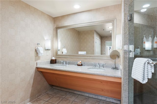 211 East Flamingo Road 1619, Las Vegas, NV 89169