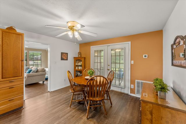 11 Naples Drive, Omaha, TX 75571