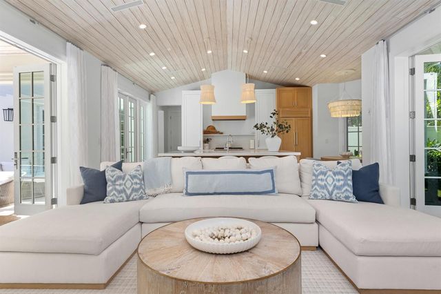211 Ocean Terrace, Palm Beach, FL 33480
