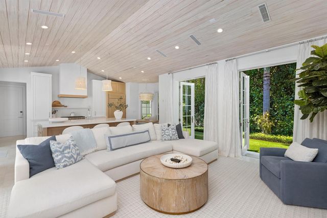 211 Ocean Terrace, Palm Beach, FL 33480