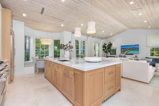 211 Ocean Terrace, Palm Beach, FL 33480