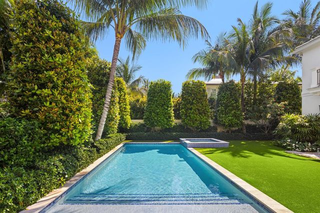 211 Ocean Terrace, Palm Beach, FL 33480