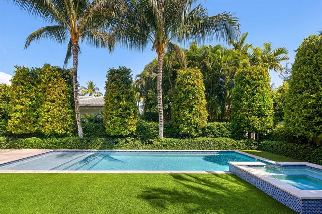 211 Ocean Terrace, Palm Beach, FL 33480