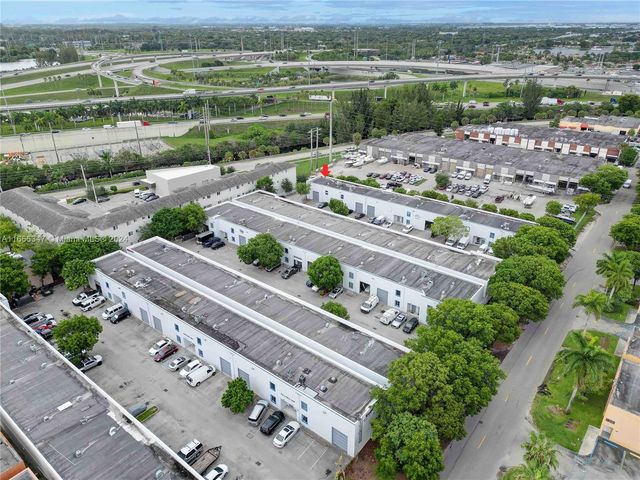 2265 W 80 St 3, Hialeah, FL 33016