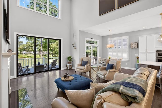 30 Briarwood, Plymouth, MA 02360