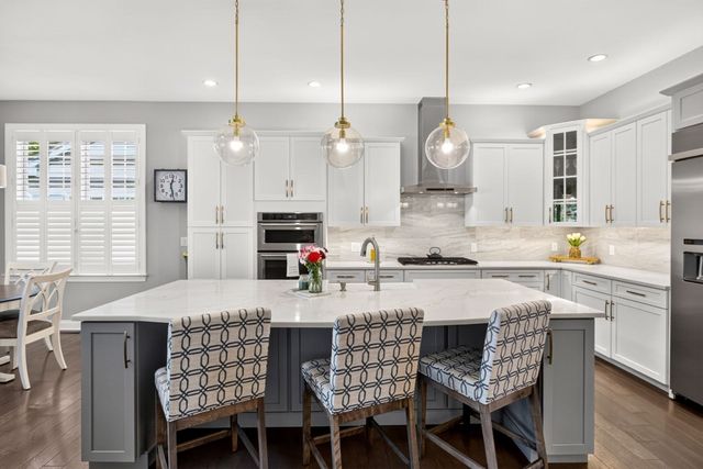 30 Briarwood, Plymouth, MA 02360
