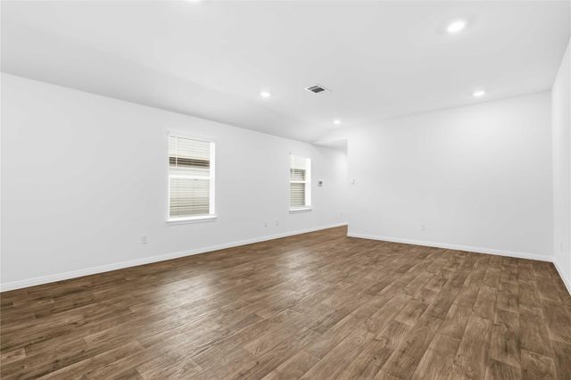 727 Gladiola LOOP, Kyle, TX 78640