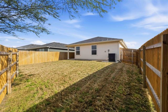 727 Gladiola LOOP, Kyle, TX 78640