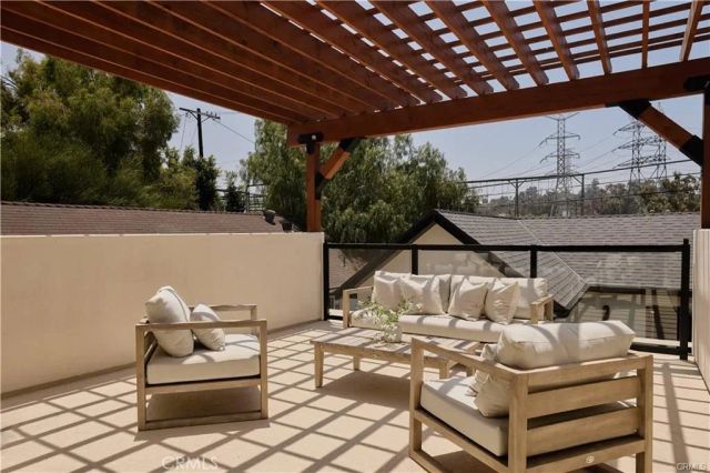 3076 Glenhurst Avenue, Los Angeles, CA 90039