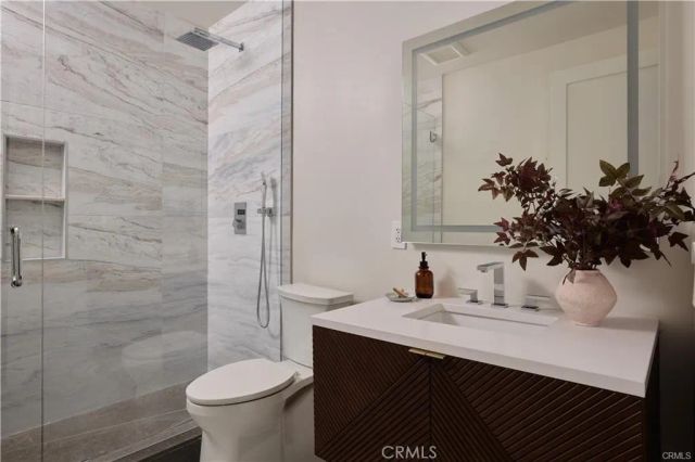 3076 Glenhurst Avenue, Los Angeles, CA 90039