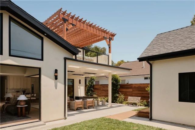 3076 Glenhurst Avenue, Los Angeles, CA 90039