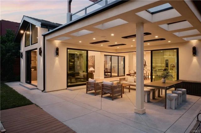 3076 Glenhurst Avenue, Los Angeles, CA 90039