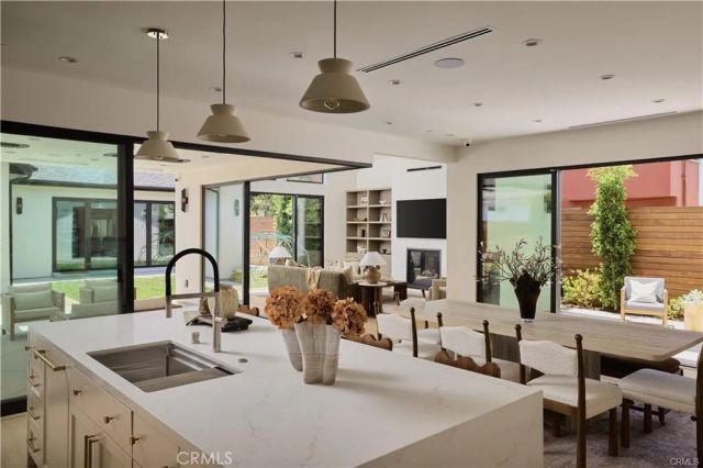 3076 Glenhurst Avenue, Los Angeles, CA 90039