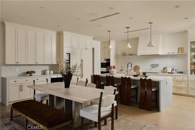 3076 Glenhurst Avenue, Los Angeles, CA 90039