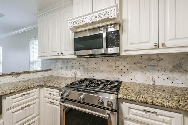 115 Silverbell Circle, Lake Jackson, TX 77566