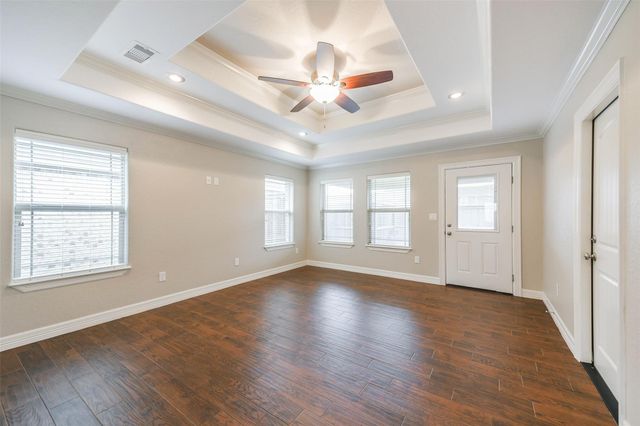 115 Silverbell Circle, Lake Jackson, TX 77566