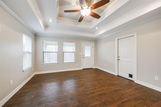 115 Silverbell Circle, Lake Jackson, TX 77566