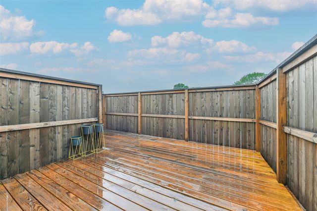 115 Silverbell Circle, Lake Jackson, TX 77566