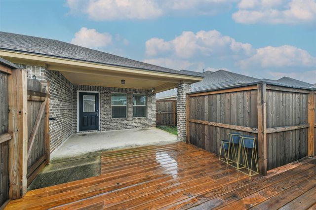 115 Silverbell Circle, Lake Jackson, TX 77566