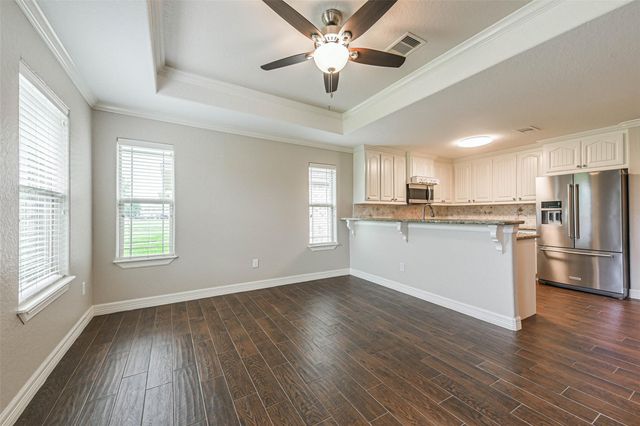 115 Silverbell Circle, Lake Jackson, TX 77566