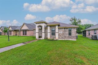 115 Silverbell Circle, Lake Jackson, TX 77566