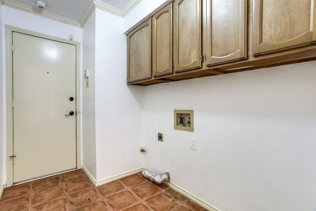 9229 Highedge Circle, Dallas, TX 75238