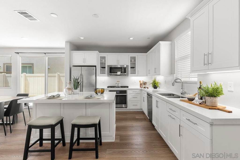 Image 11 of property listing at 10836 Everly Way, San Diego, CA 92129