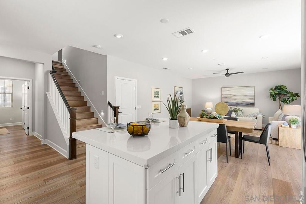 Image 12 of property listing at 10836 Everly Way, San Diego, CA 92129