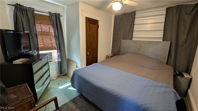 1354 Andrews Avenue, Lakewood, OH 44107