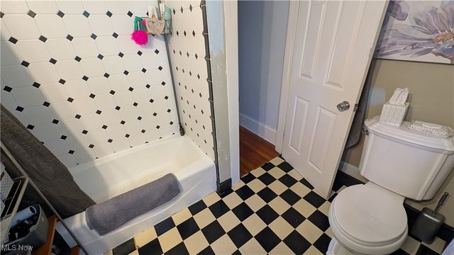 1354 Andrews Avenue, Lakewood, OH 44107