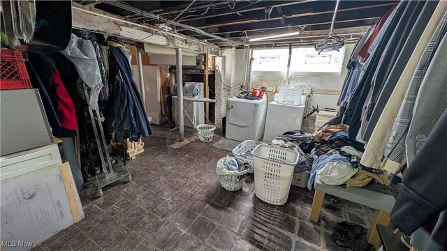 1354 Andrews Avenue, Lakewood, OH 44107