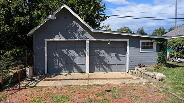 1354 Andrews Avenue, Lakewood, OH 44107