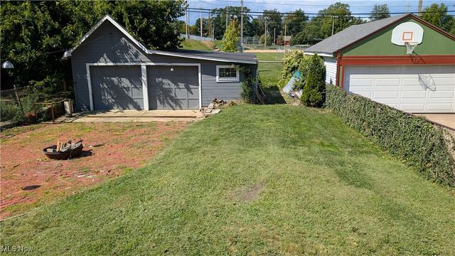 1354 Andrews Avenue, Lakewood, OH 44107